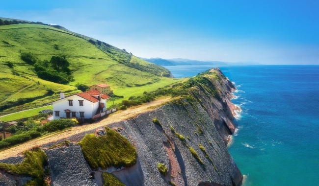 Espaa y Portugal: enclaves de mar, montaa y modernismo