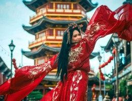 China milenaria, Hong Kong y Dubai